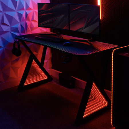 Infinity RGB - Gaming Schreibtisch mit Neo Motion Sync™ Beleuchtung & App-Steuerung