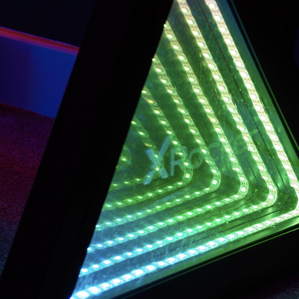 Infinity RGB Gaming Schreibtisch mit Neo Motion Sync™ Beleuchtung & App-Steuerung