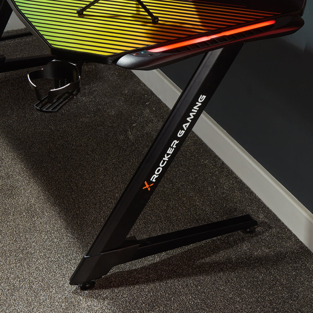 Jaguar Aluminium Carbon Gaming Tisch mit sound-reaktiver RGB-Beleuchtung