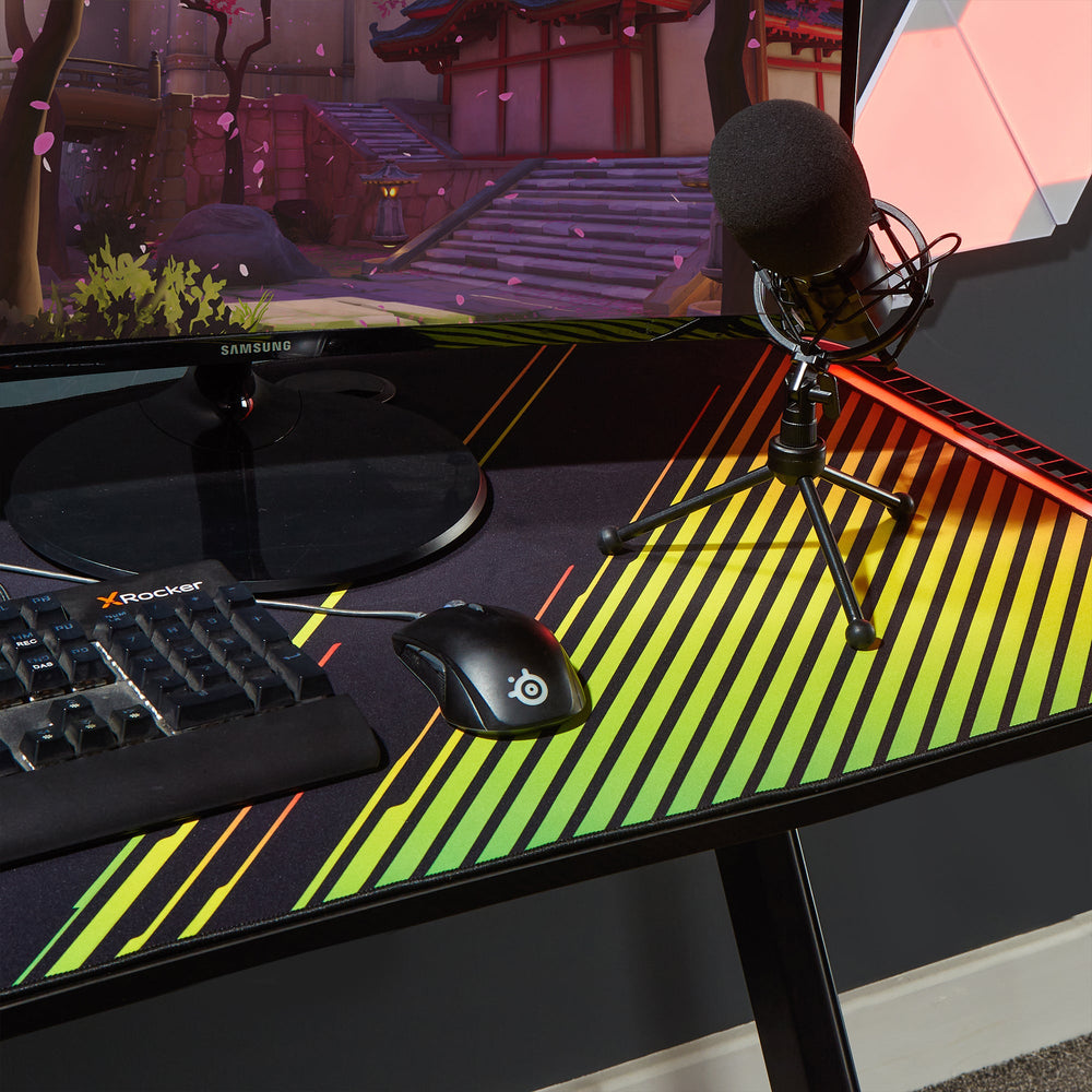 Jaguar Aluminium Carbon Gaming Tisch mit sound-reaktiver RGB-Beleuchtung