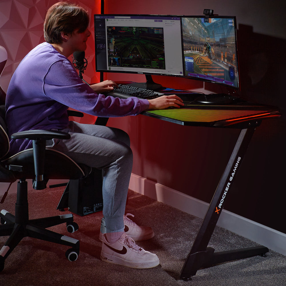 Jaguar Aluminium Carbon Gaming Tisch mit sound-reaktiver RGB-Beleuchtung